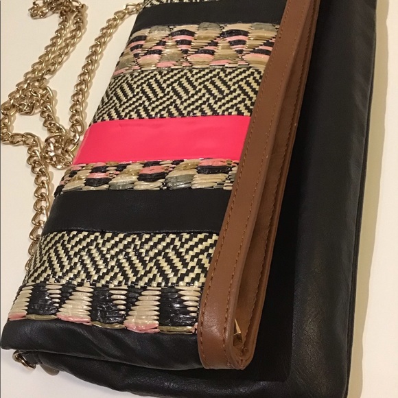 Aldo brown black hot pink textured folding clutch with removable heavy chain - Picture 4 of 14